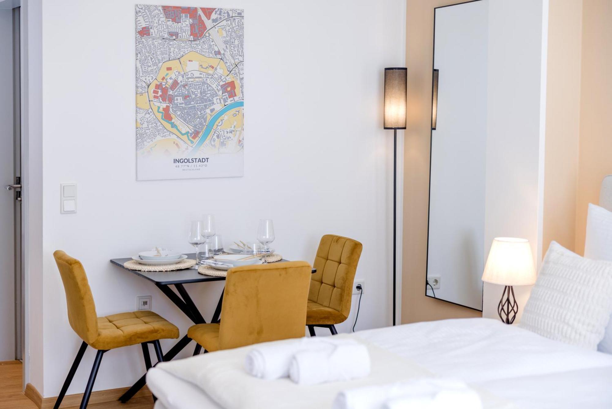 Lumen Homes - Altstadt-Studio Direkt Im Zentrum, Kueche, Netflix, Oeffentlicher Parkplatz Ums Eck Ingolstadt Exterior photo