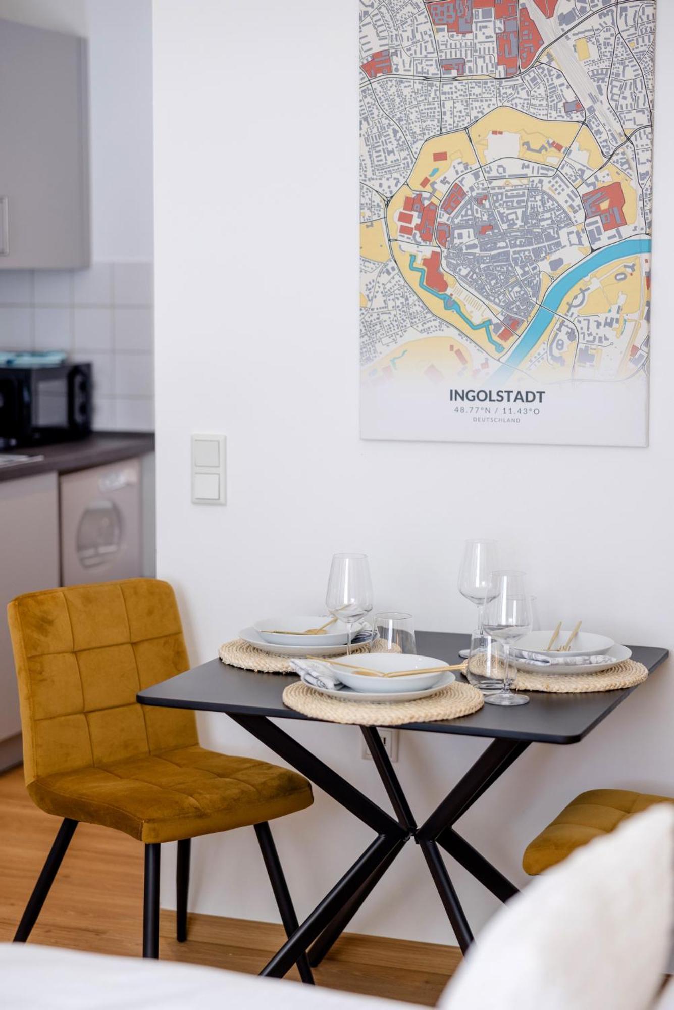 Lumen Homes - Altstadt-Studio Direkt Im Zentrum, Kueche, Netflix, Oeffentlicher Parkplatz Ums Eck Ingolstadt Exterior photo