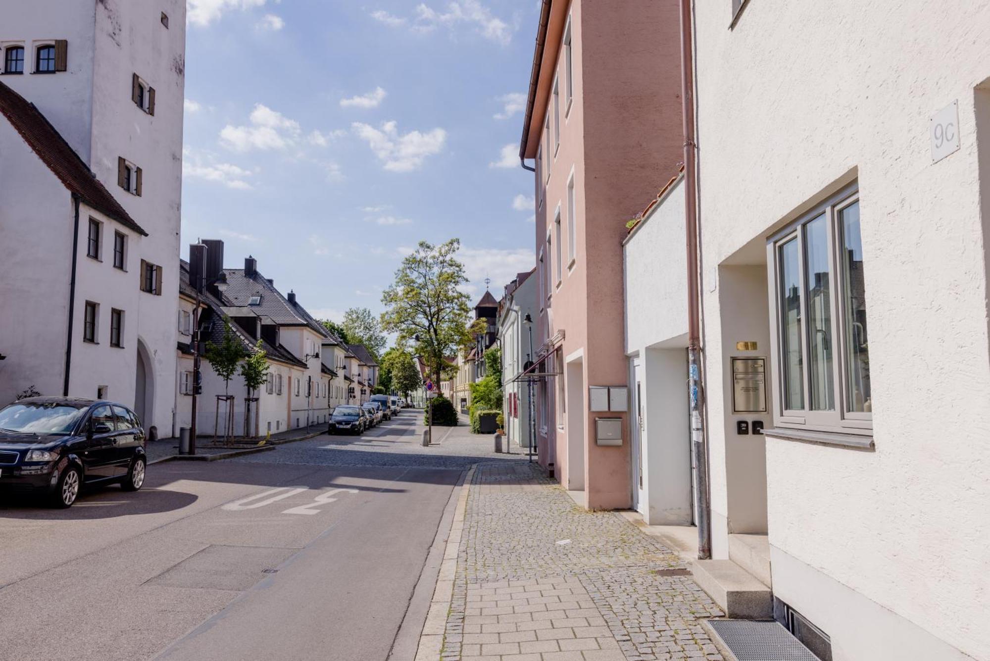 Lumen Homes - Altstadt-Studio Direkt Im Zentrum, Kueche, Netflix, Oeffentlicher Parkplatz Ums Eck Ingolstadt Exterior photo