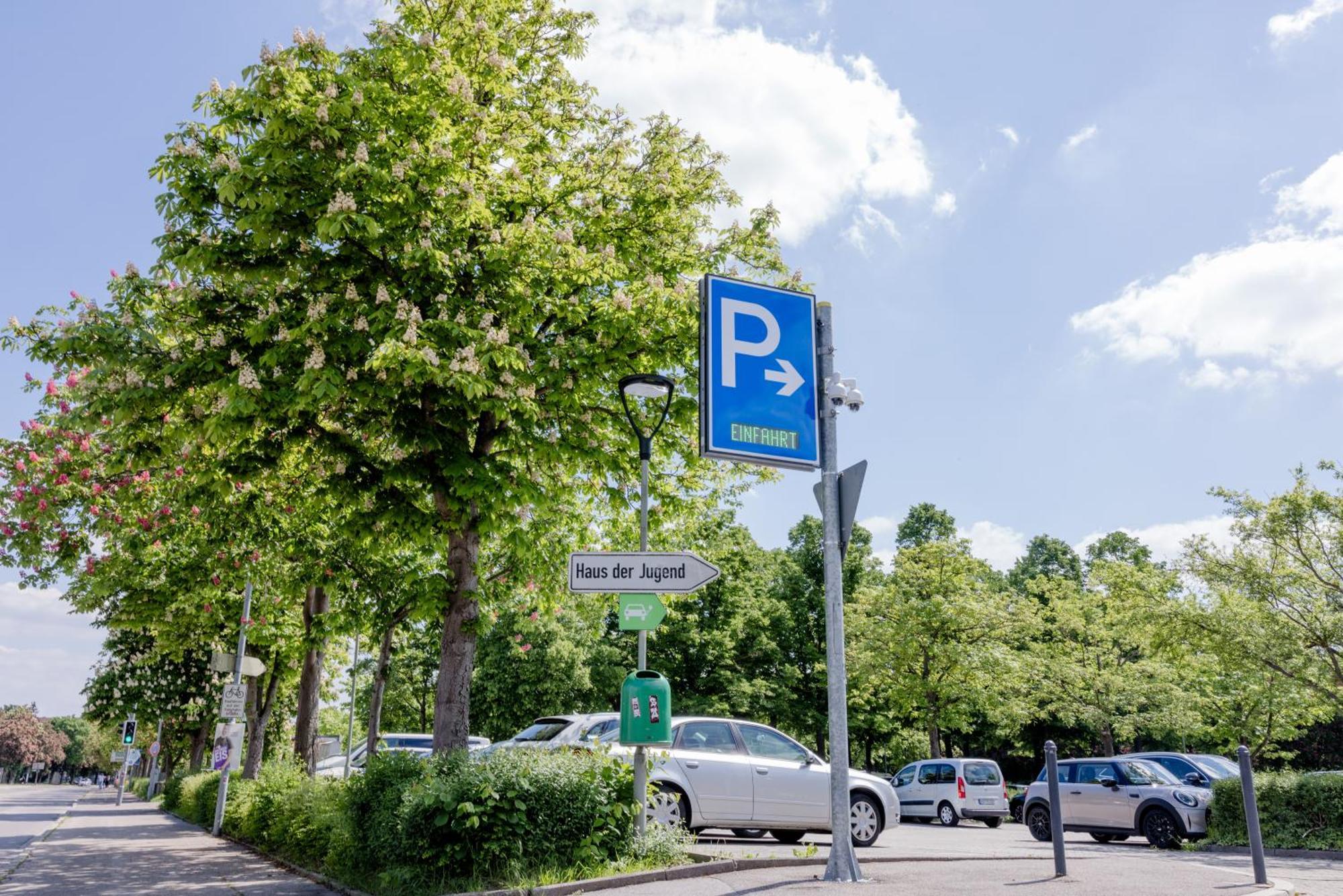 Lumen Homes - Altstadt-Studio Direkt Im Zentrum, Kueche, Netflix, Oeffentlicher Parkplatz Ums Eck Ingolstadt Exterior photo